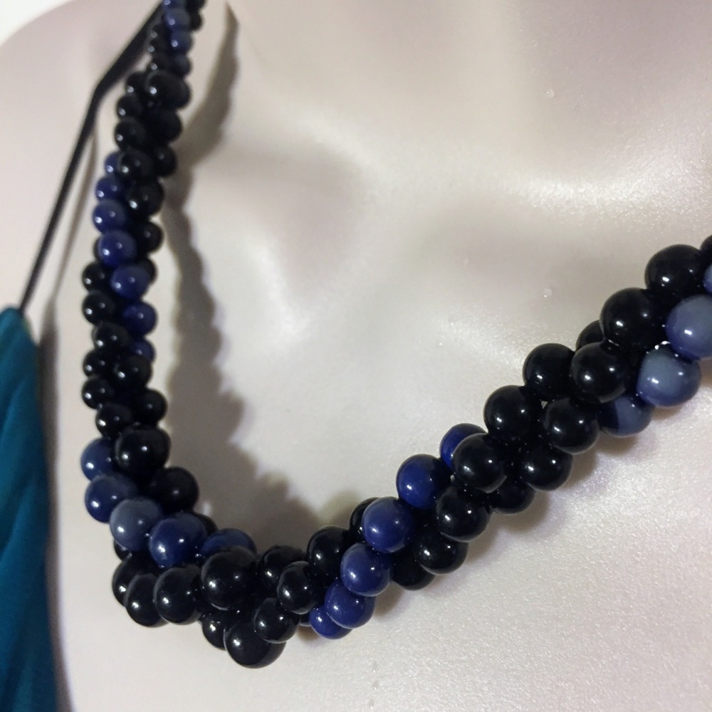 🌟Lovely Black and Blue Beaded Necklace